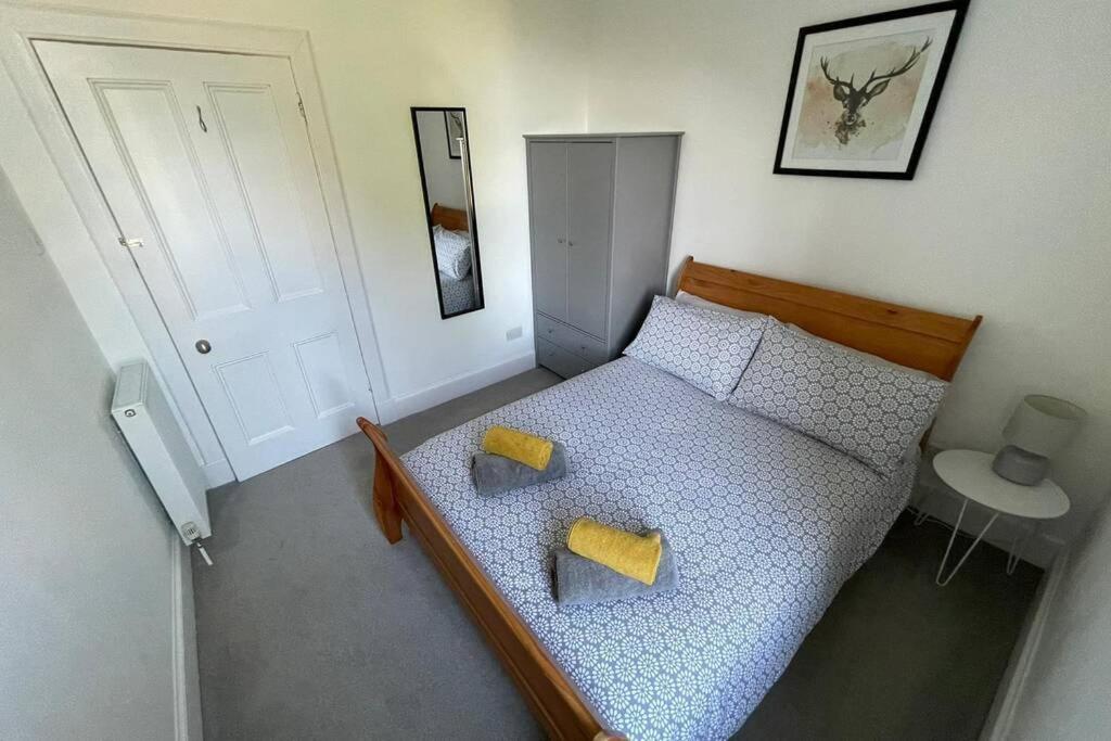 No 10 Immaculate City Centre, Top Floor 2 Bed Flat With Free Parking Inverness Exterior photo