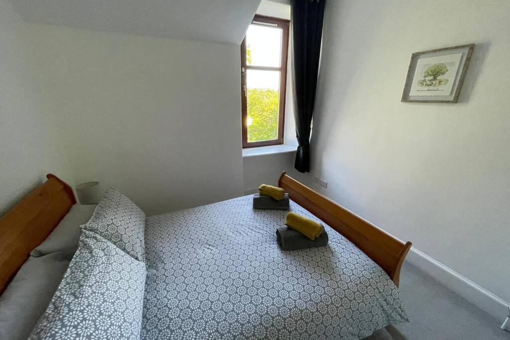 No 10 Immaculate City Centre, Top Floor 2 Bed Flat With Free Parking Inverness Exterior photo